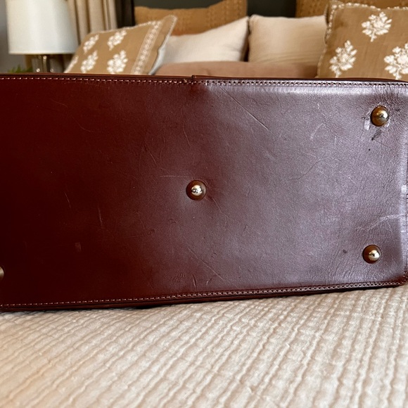 Large Brown Leather Tote Bag w/ gorgeous red inner lining. - Picture 5 of 7